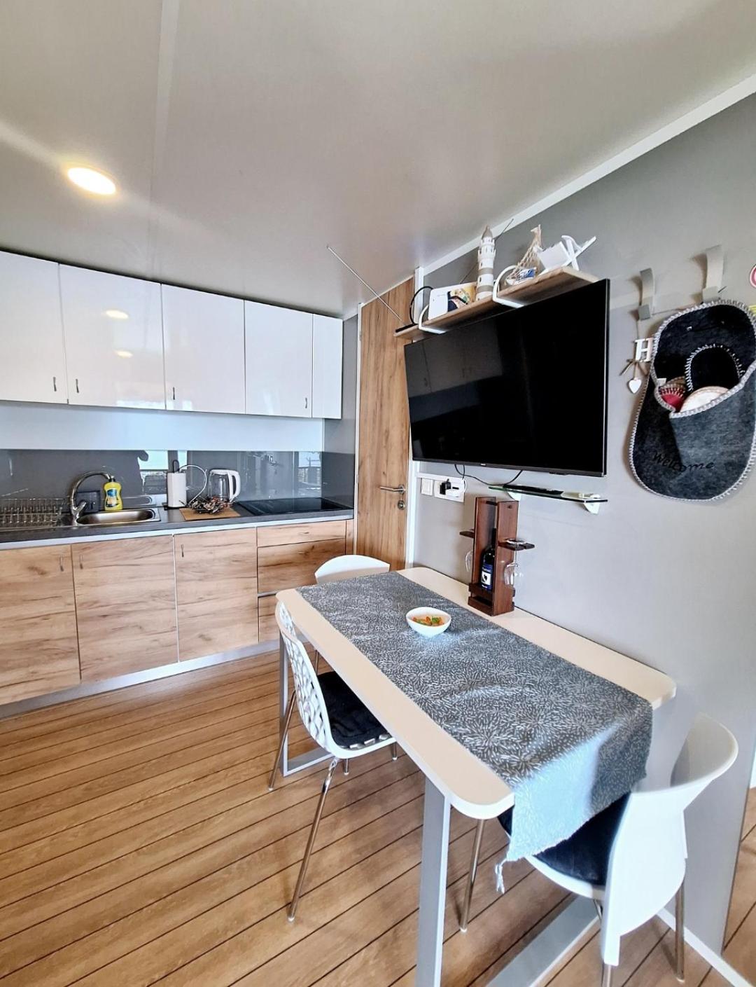 הוילה אומיס Bella Vista With Jacuzzi 1 מראה חיצוני תמונה